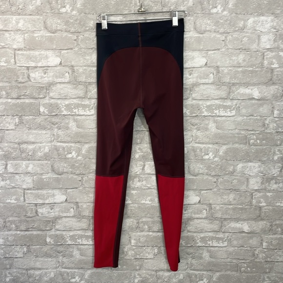 JW Anderson x Uniqlo Black and Burgundy Zipper Hem Leggings - Picture 4 of 9